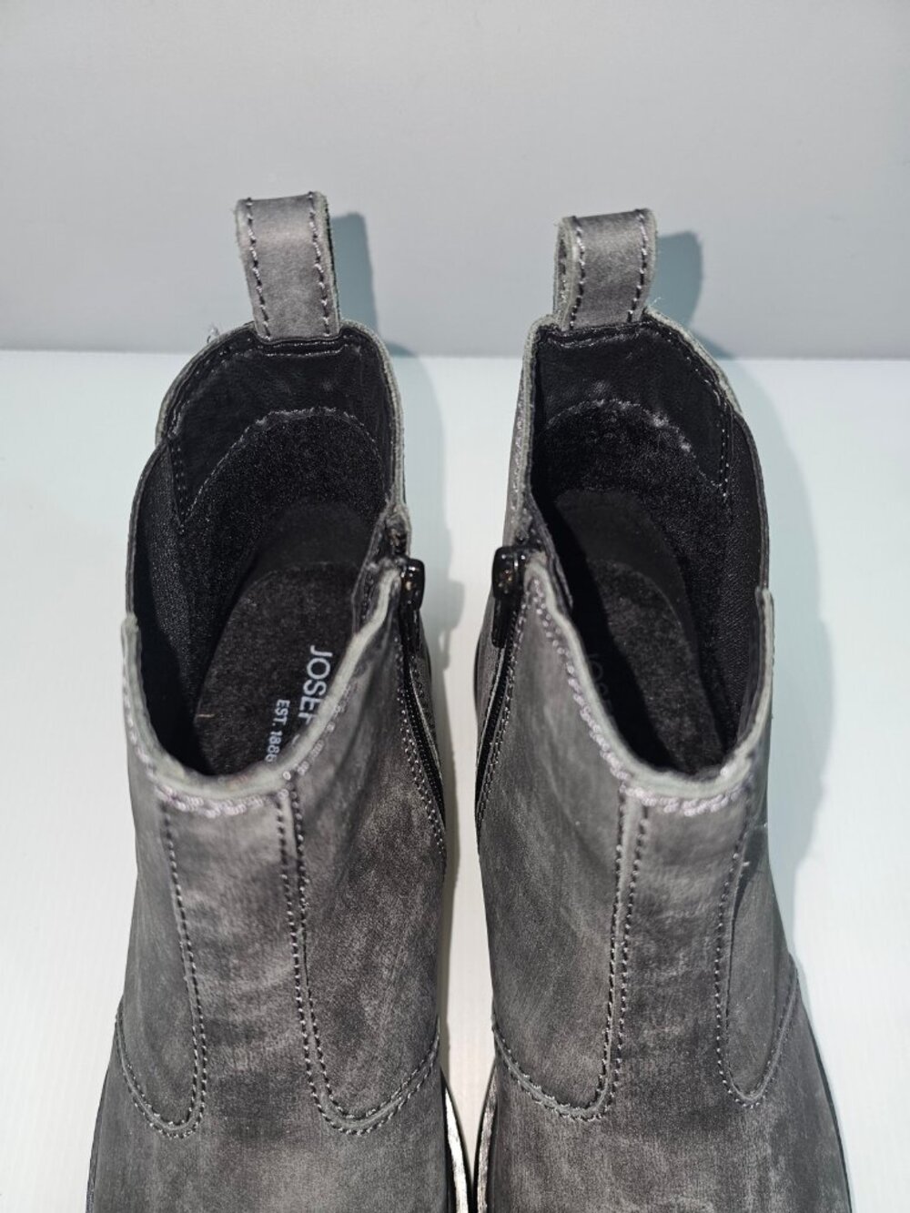 Josef Seibel Marta 06 Chelsea Ankle Boot Womens EU 39 Gray Leather Lug Sole NEW - Picture 9 of 14